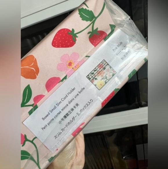 🔹Kate spade🔹 Pink Multi Boxed Madison Strawberry Garden Small Slim Card Holder - Picture 6 of 8